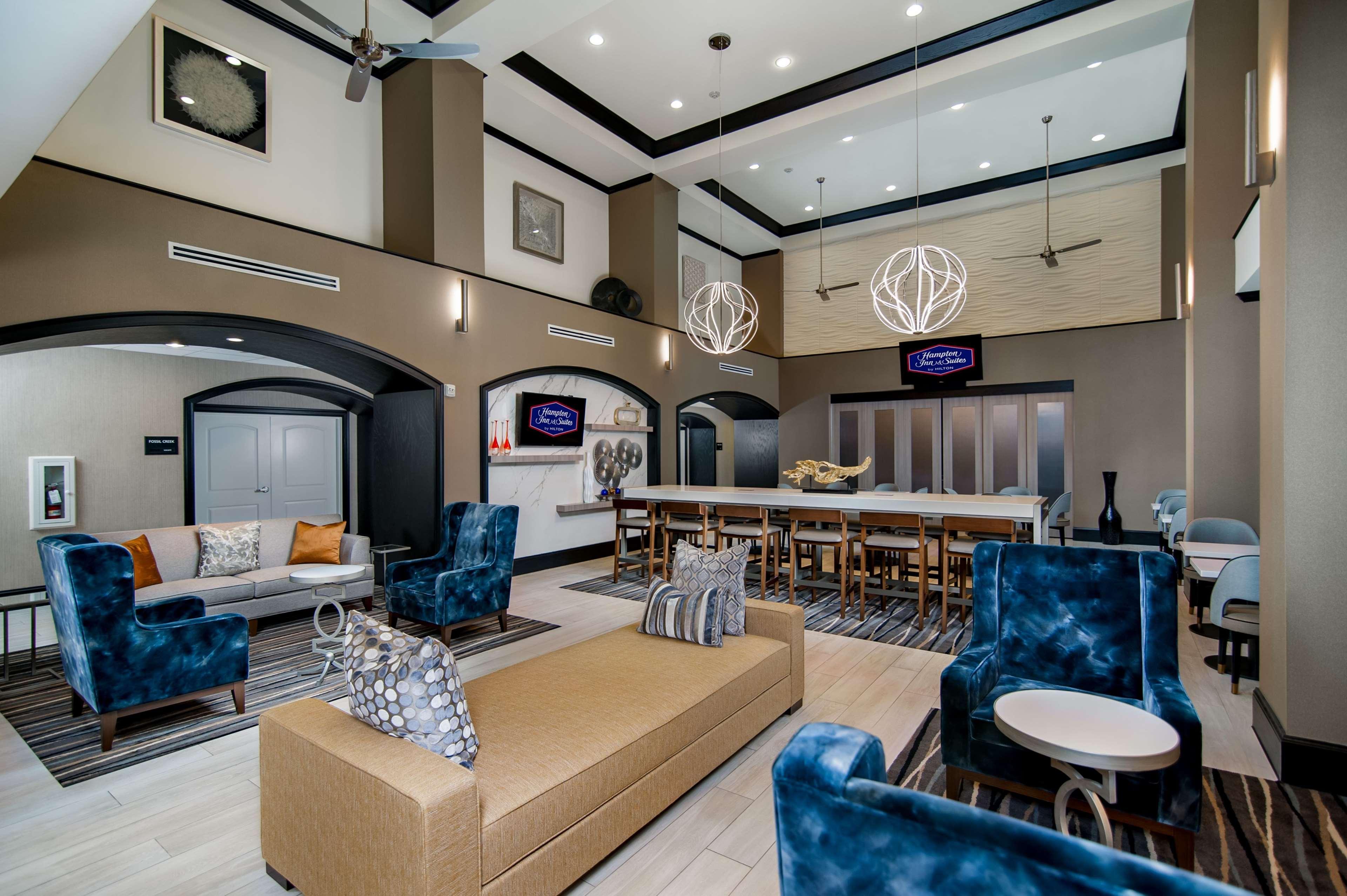 Hampton Inn & Suites Fort Worth-Fossil Creek Exterior photo